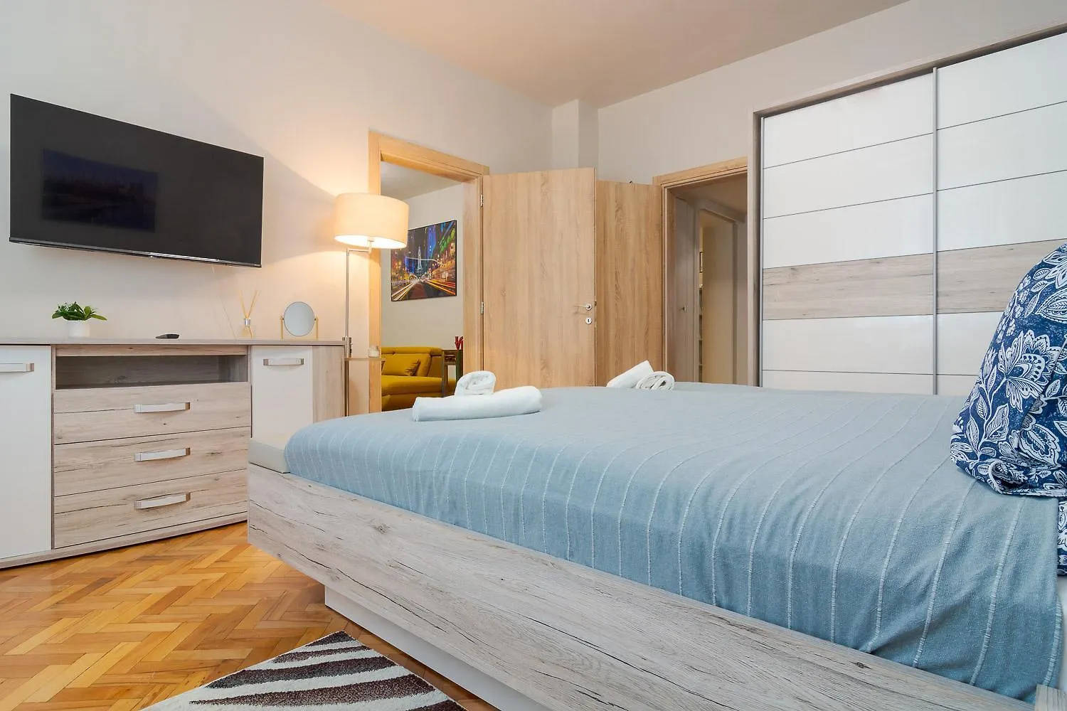Spacious Sofia Condo - Philadelphia Love Apartment